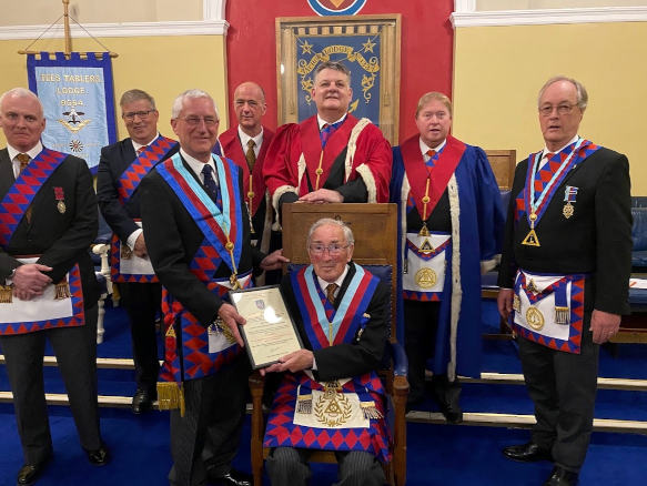 E.Comp Mike Osgathorp together with E.Comp Stephen Robinson, and the 3 Principals of Anchor Chapter together with the MEZ, H, and IPZ of Mike's other Chapter Beresford Peirse.  E.Comp Mike Osgathorp together with E.Comp Stephen Robinson, and the 3 Principals of Anchor Chapter together with the MEZ, H, and IPZ of Mike's other Chapter Beresford Peirse.