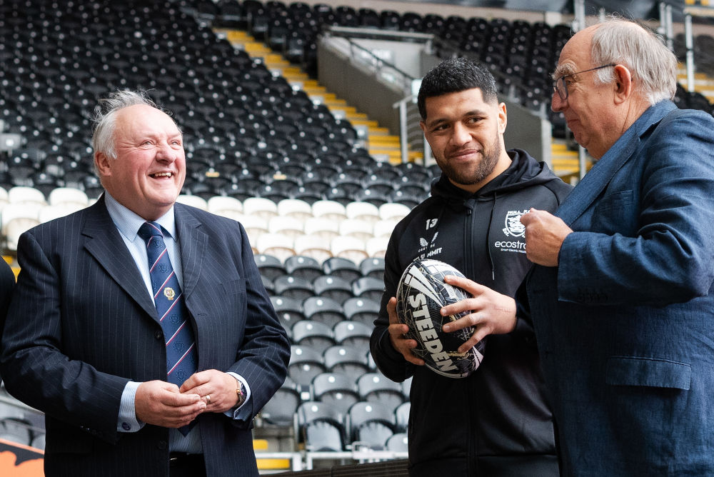(L to R) Bill Glanville from Yorkshire North and East Ridings Freemasons, Hull FC Vice Captain John Asiata, and Mike Roberts from Yorkshire North and East Ridings Freemasons