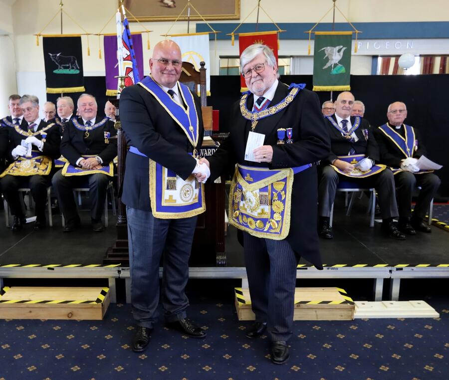 Presentation of £5000 from the Mark degree to F29