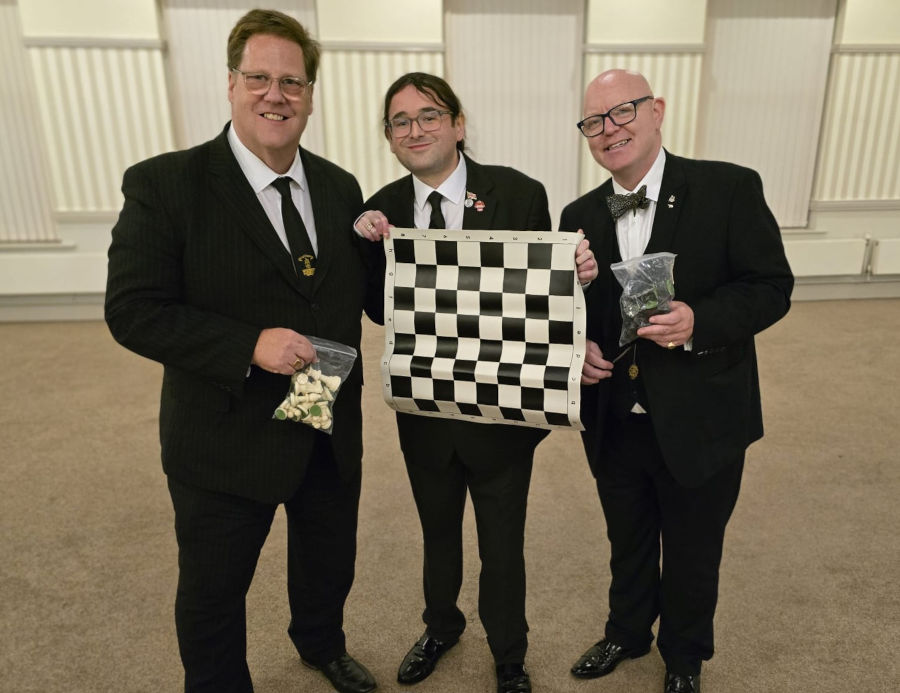 Acklam promotes chess