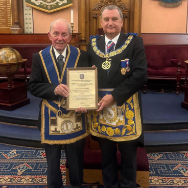 Mike Thorpe receives his 50-Year Certificate